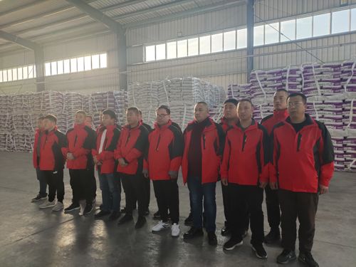 營(yíng)銷精英參觀成品庫(kù)了解產(chǎn)品結(jié)構(gòu)' border= 營(yíng)銷精英參觀成品庫(kù)了解產(chǎn)品結(jié)構(gòu)